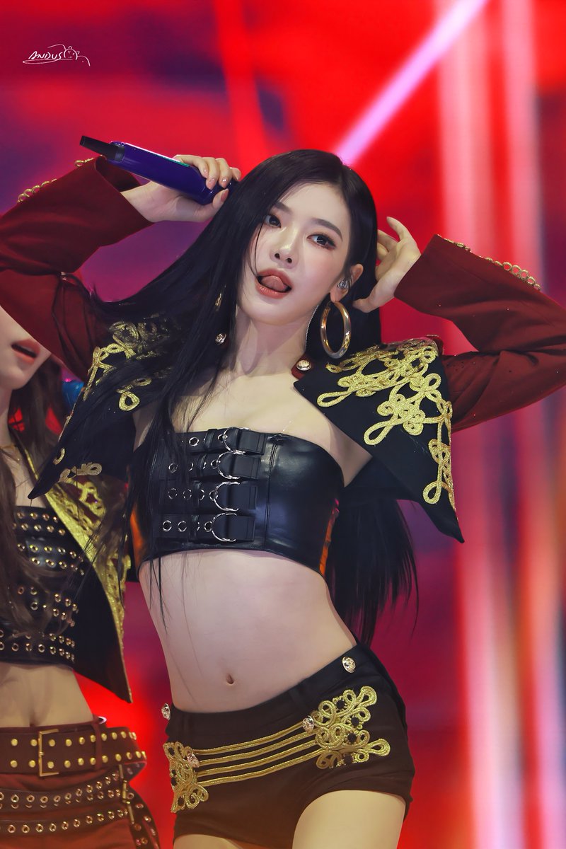 AndusMui's tweet image. 251220 MMA

#ningning #닝닝 #寧寧 #宁宁
#NINGNING #寧藝卓 #宁艺卓
#aespa