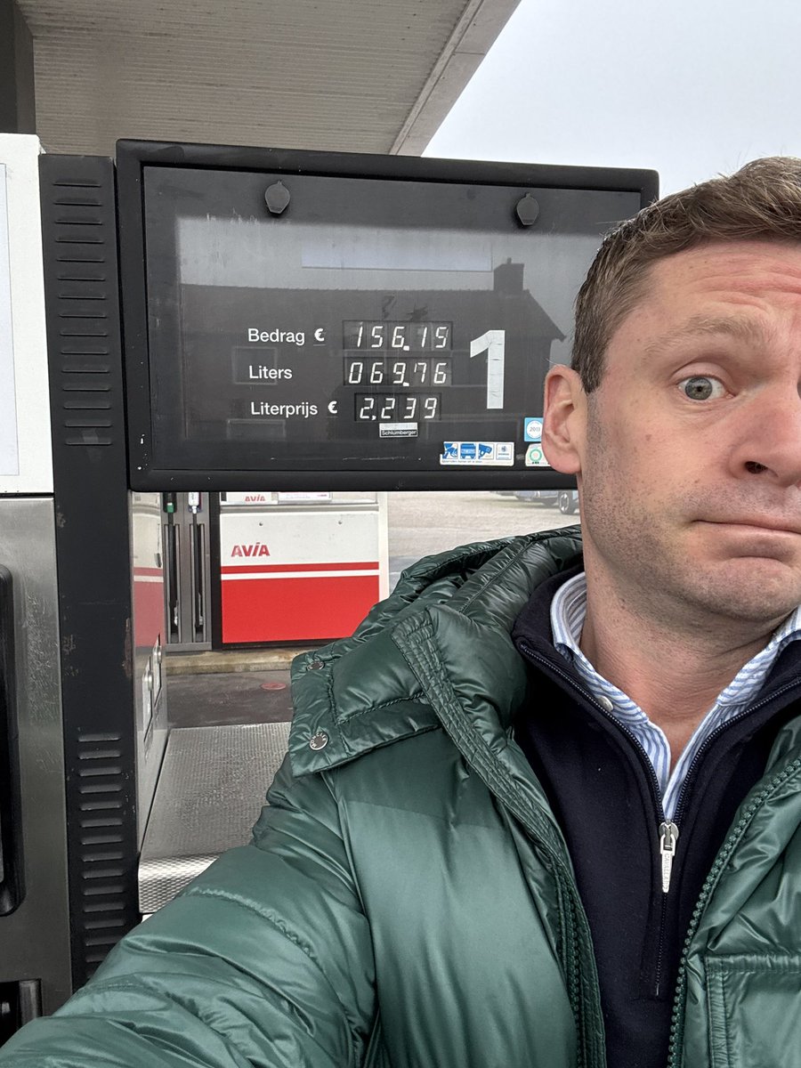 Dit was het dan.
De laatste keer dat ik me laat tillen.
Belasting over belasting. Omdat het kan. Omdat we het slikken.

En dan durven we dit een “beschaafd” land te noemen.

Nergens in Europa zijn de prijzen zo ziek, kunstmatig hoog en verstikkend als in verNederland. Alles wordt