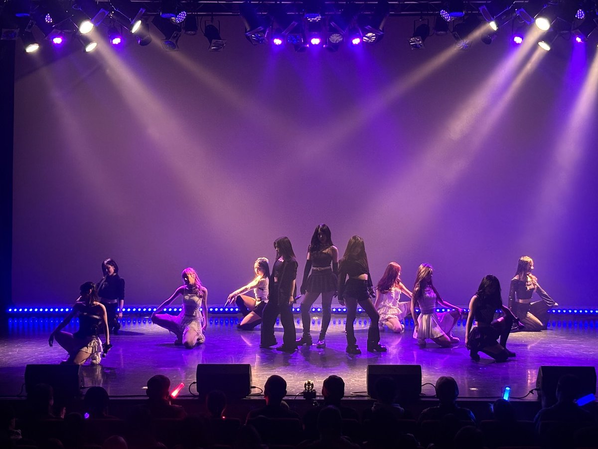 das_official_'s tweet photo. DA’s 定期公演vol.48&amp;5root5 5th session 
ご来場いただいた皆様、誠にありがとうございました✨🌹
早めのクリスマスプレゼントはいかがでしたか？🎄🎅🎁

次回はついに、Zepp公演です！！✨💜🤍
皆様のご来場お待ちしております！💜🫧

Zepp公演詳細は上の投稿にて✨⬆️ https://t.co/eigPjm7INX