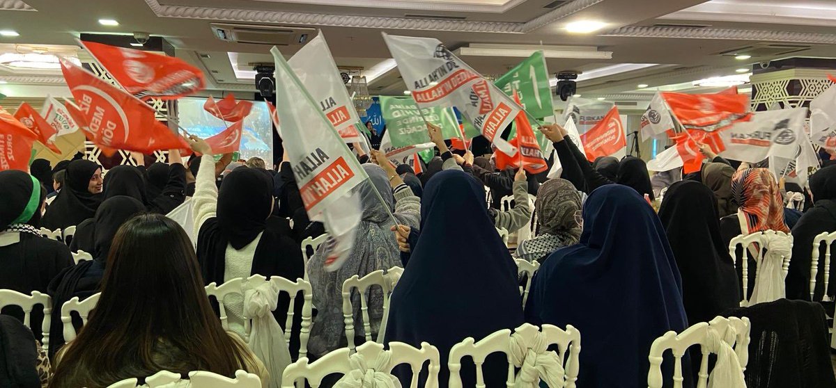 furkanhareketi's tweet photo. İstanbul Emniyetinin Tehditlerin Rağmen Konferans Salonundayız!

Semra Kuytul Hocahanım'ın "Ümmetimizin Hali ve Mesuliyetimiz" konulu konferansı İstanbul Emniyetinin salon sahibine tehditleri ve engelleme çabalarına rağmen başka bir salonda halkın yoğun ilgisiyle devam ediyor.

SalonSahiplerine AçıkTehdit
#ÜmraniyeBelediyesi
#ÜmraniyeEmniyeti