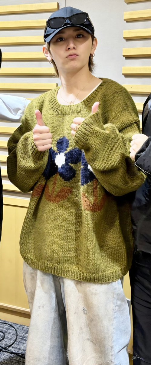 誰かこの涼ちゃんが着てるニットどこのかわかる人いますか？ 居たら