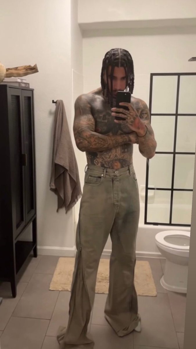 shistyca's tweet image. Well yes