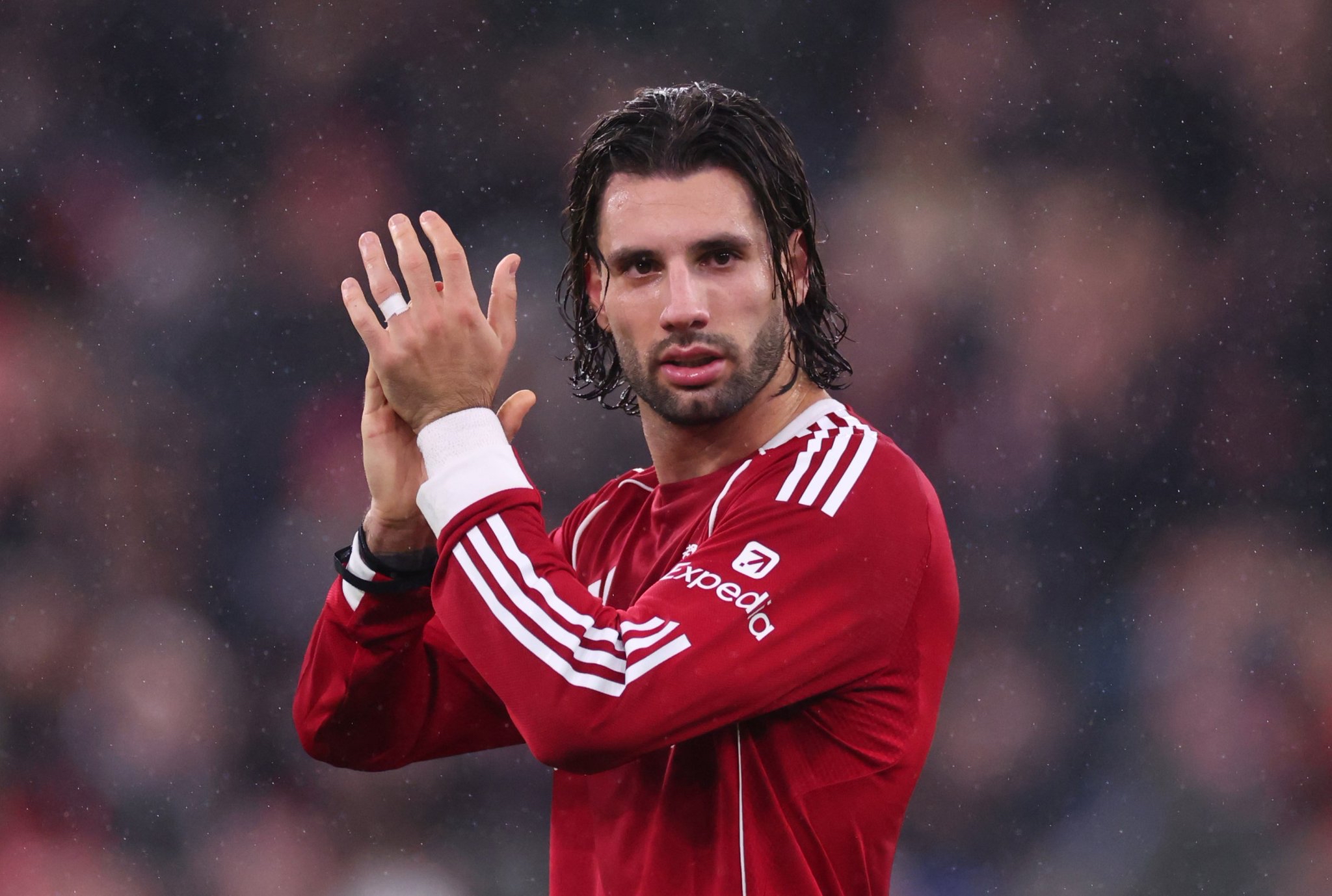 أكثر اللاعبين تنفيذًا للتمريرات الناجحة في الثلث الهجومي بالدوري الإنجليزي هذا الموسم: 1 291 - دومينيك سوبوسلاي. 2 284 - برونو فيرنانديز. 3 253 - إليوت أندرسون. 4 244 - ديكلان رايس. 5 240 - برونو غيماريش 