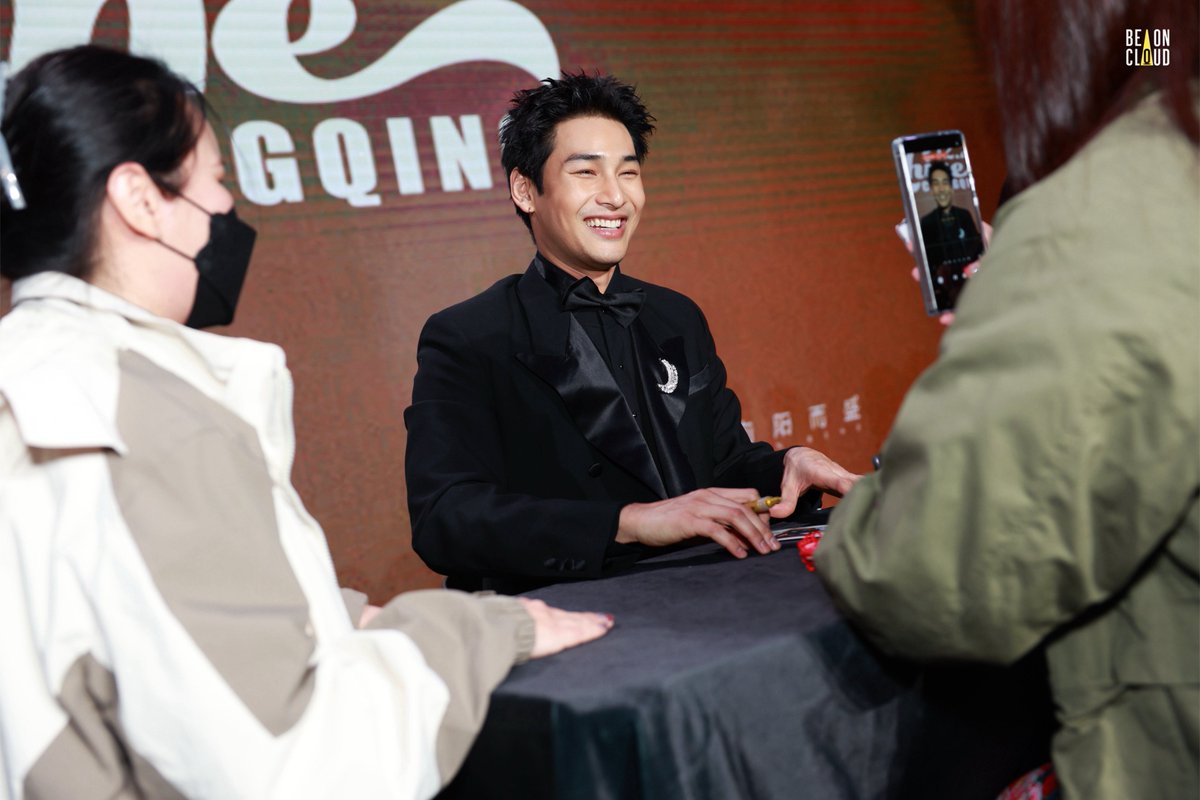 Shine_TheSeries's tweet image. อาโป ในงาน Apo 1st FanSign in Chongqing ✨

#ShineCQFansignAPO