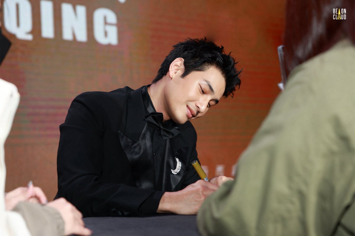 Shine_TheSeries's tweet image. อาโป ในงาน Apo 1st FanSign in Chongqing ✨

#ShineCQFansignAPO