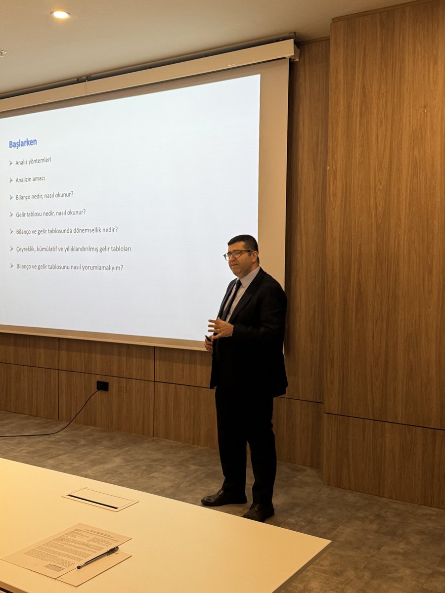 Bugün Genel Müdür Yardımcımız <a href="/uzeyir_dogan/">ÜZEYİR DOĞAN</a> ile birlikte finansal okuryazarlık üzerine bir eğitim gerçekleştiriyoruz. 

Ana gündemimiz 2026 stratejileri 🙌🏻

Bu eğitimi İstanbul’da yaptık. Bir sonraki durağımız neresi olsun?