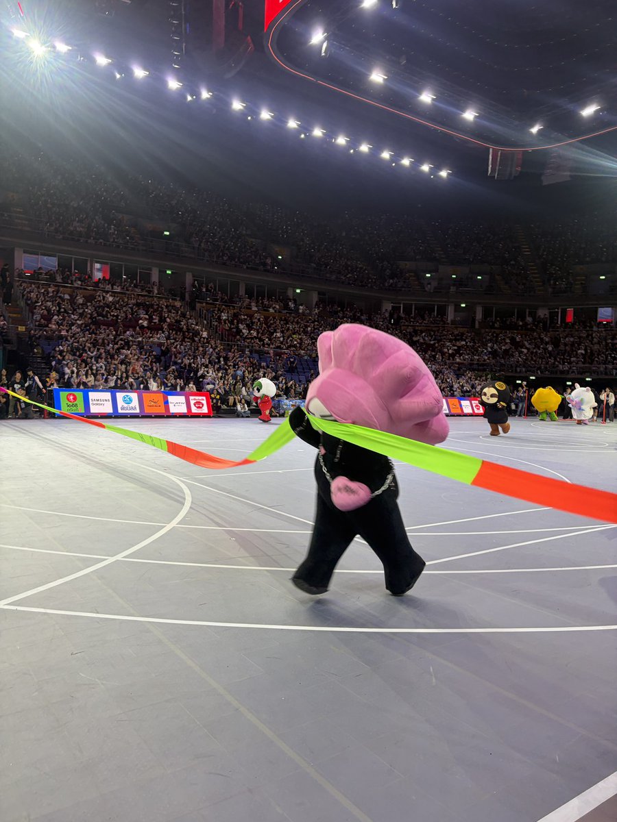 นีน่านีน่าด้ายเหยียนทองเลยนะ😊
#NEONA
#GMMTVStarlympics2025 https://t.co/7eZrUCJbPW