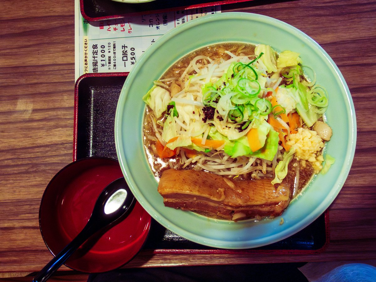 オールドコンデジで撮ったけしからんラーメン