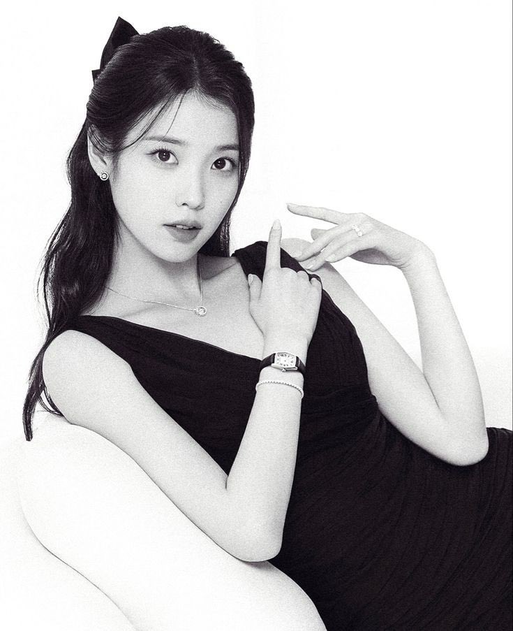 JENNIE joins IU as the only female solo artists to ever win a Daesang in MelOn Music Awards history.