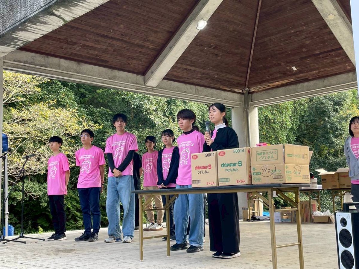 okabato's tweet photo. 2025/10/19
防災デイキャンプ早島で、なまずの学校、バケツリレー、紙食器工作、防災クイズを行いました。
おかやまバトンのメンバーだけではなく、ボーイスカウトの方々などのご協力もあり、防災の大切さを理解していただくことができた良い機会となりました。 https://t.co/HUKbquEllw