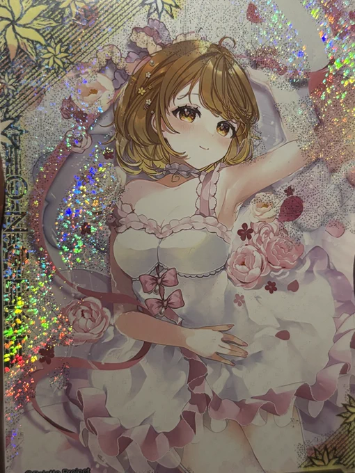 オンゲキで暁月クララさん完凸できたので印刷して超解花させてきた おまけでホロあり表示全部オフの印刷をしてみたけども、これってホロの位置ズレてるパターン? 左腕とリボンが気になる… 他の方の投稿見て同じ症状だったので筐体の不具合ではなく、これが仕様だったことが判明。 案件…?