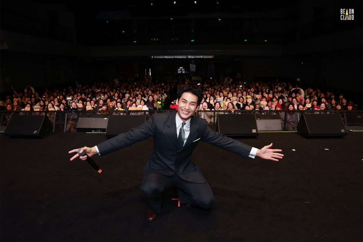 Shine_TheSeries's tweet image. THANK YOU CHONGQING ! 💛

#ShineCQFansignAPO