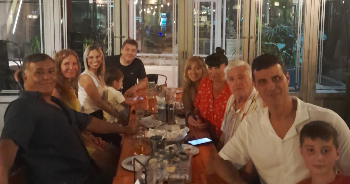 PMiguel2023's tweet image. Despedida del 2015 en Parque Leloir, fue un año muy intenso y con muchas sorpresas, con muchas expectativas y esperanzas. 

Felicidades. 

⁦@AdriCCaceres⁩ 
⁦@GusDeheza⁩ 
⁦@DanielProSM⁩ 
⁦@silviaescalant7⁩ 
⁦@edith_afonso⁩ 
⁦@EquipoBanquemos⁩