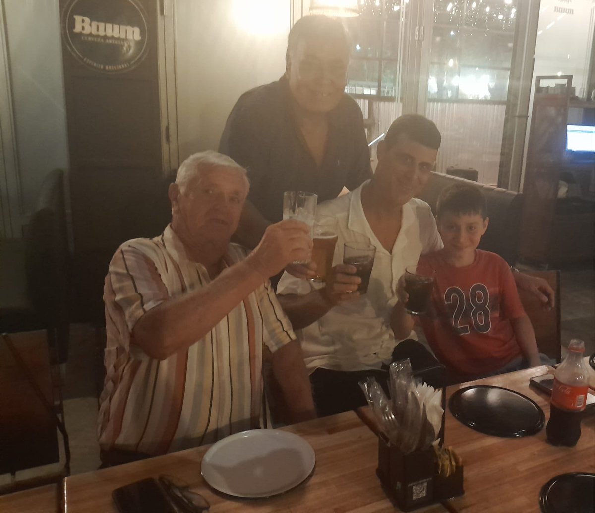 PMiguel2023's tweet image. Despedida del 2015 en Parque Leloir, fue un año muy intenso y con muchas sorpresas, con muchas expectativas y esperanzas. 

Felicidades. 

⁦@AdriCCaceres⁩ 
⁦@GusDeheza⁩ 
⁦@DanielProSM⁩ 
⁦@silviaescalant7⁩ 
⁦@edith_afonso⁩ 
⁦@EquipoBanquemos⁩