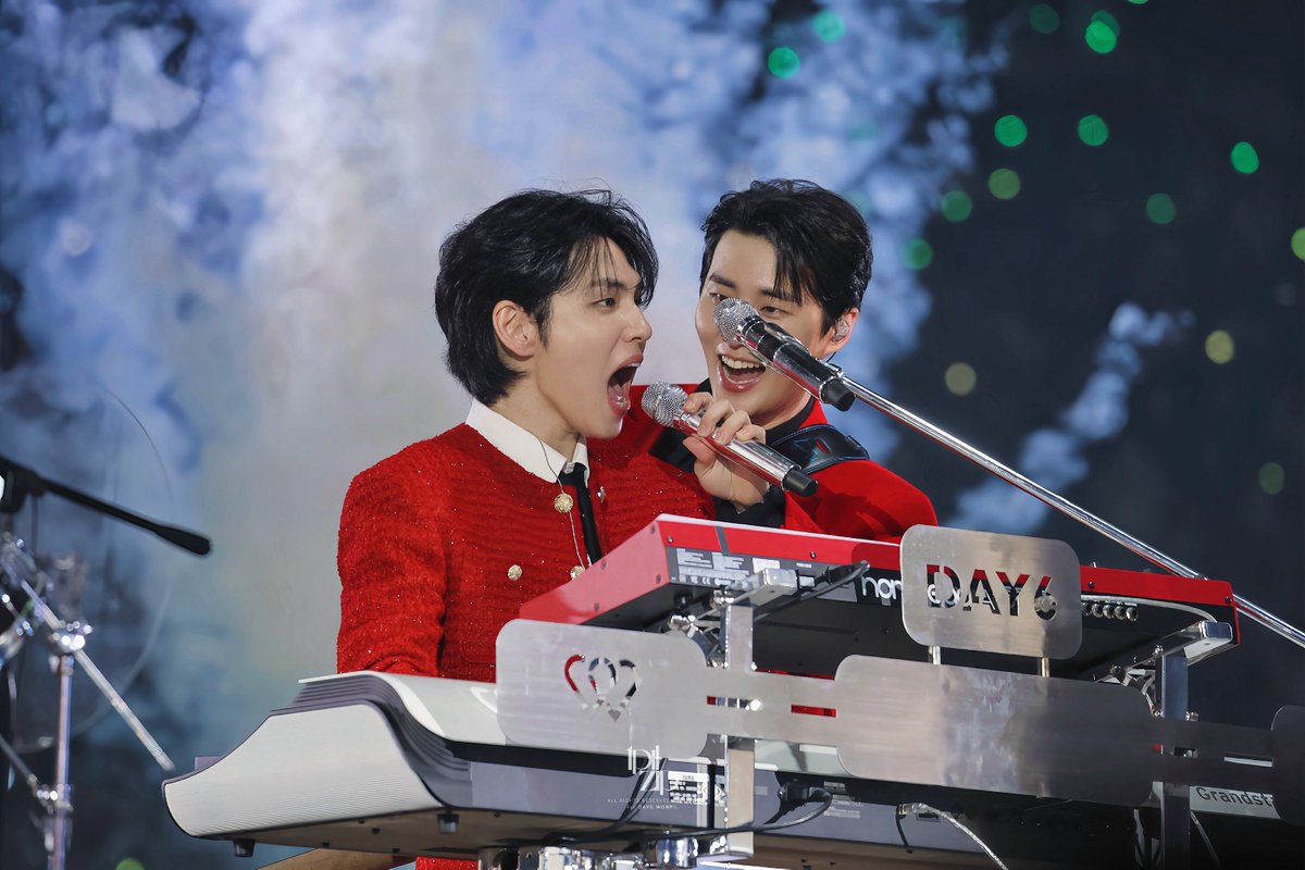 251220

🦊🐰🎆

#DAY6 #데이식스 #원필 #WONPIL