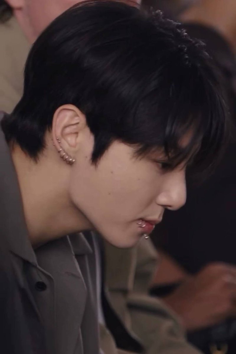 au on ig: anxiiousword tweet media