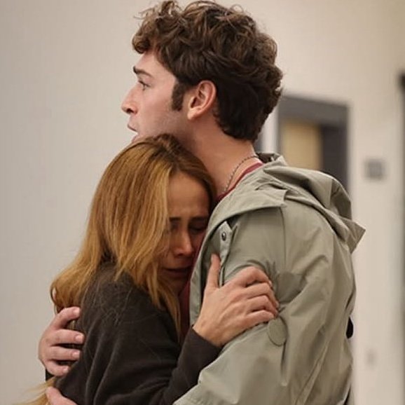 onların anne ogul iliskisini doya doya izlemek istiyoruz cok bir sey degil

BenLeman BuAkşam