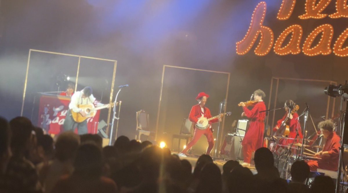 宇都宮で #yeeeehaaaaw
クリスマスも年の瀬もなんのその！僕らはイーハーするのみ！(途中で🎄弾いちゃいました笑)
最前列から上の席まで大盛りあがりでエネルギーいっぱい頂きました🥟
年内残り1回のイーハーも頂いたパワーで乗り切ります🙌ありがとうございました(^^)年内最後は熊本！
#森山直太朗