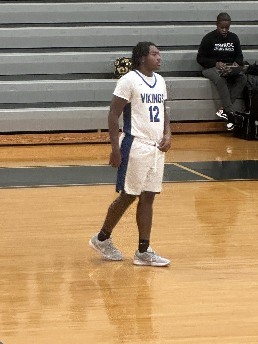 CurvinAlexT's tweet image. Got the W last night against Glen Oaks 💙🤍