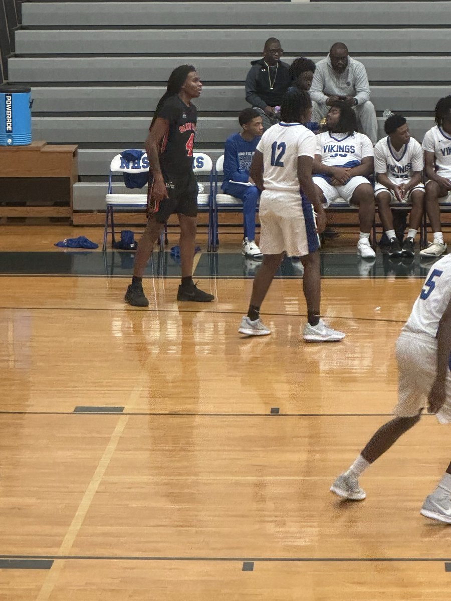 CurvinAlexT's tweet image. Got the W last night against Glen Oaks 💙🤍