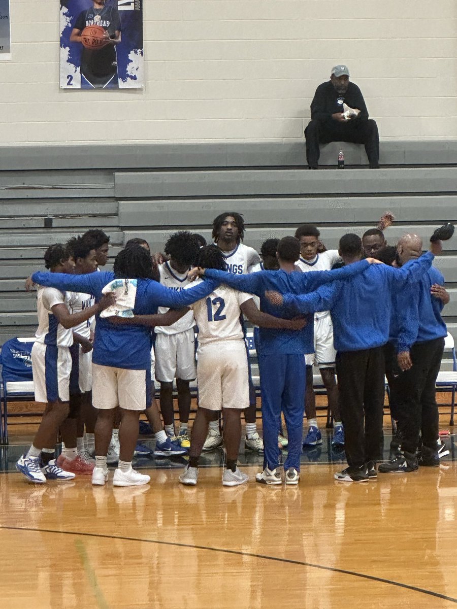 CurvinAlexT's tweet image. Got the W last night against Glen Oaks 💙🤍