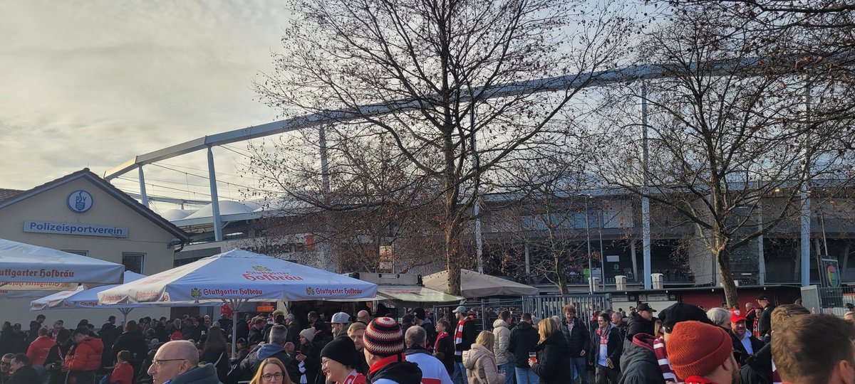 oldschool_STR's tweet photo. #vfb #vfbhof #hoffenheim
#neckarstadion #stuttgart #Cannstatt
#psv #prematch
Buon natale, figli di putana 🤗🎅 https://t.co/3WouXmheIQ