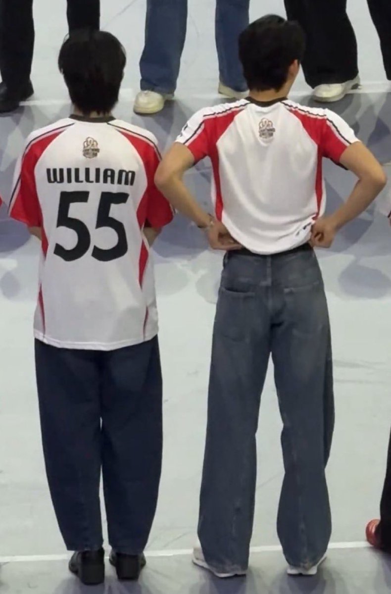 willestwilight's tweet image. JESUS