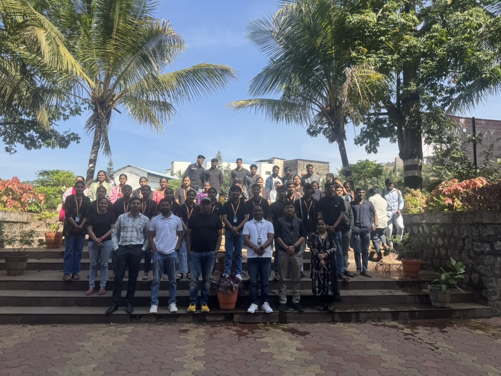 nomadcoderai's tweet image. We delivered a 4-hour free training on Getting started with Vercel AI SDK at SGM College, Kolhapur.

Students learnt about

- creating a chat app
- writing their 1st tool
- different types of messages with live coding

#nomadcoder #aiindia #vercel #genai