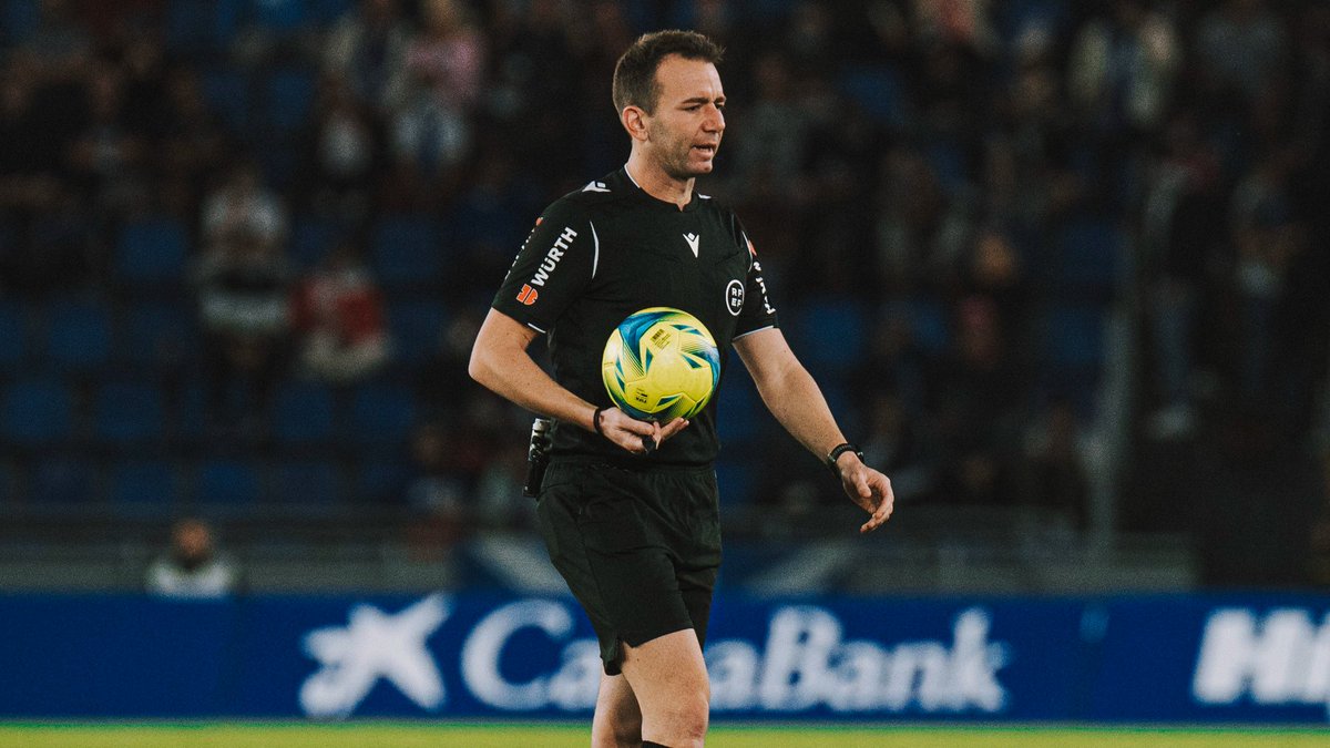 🔴💥 #𝗢𝗳𝗶𝗰𝗶𝗮𝗹 | Nevera para López Toca tras su actuación desde el VAR en el pasado Sporting de Gijón - Granada.

▪️ El CTA considera que cometió dos errores, uno de ellos de gravedad, desde el vídeo-arbitraje.

❌ El Comité le ha dejado fuera de la Jornada 19.