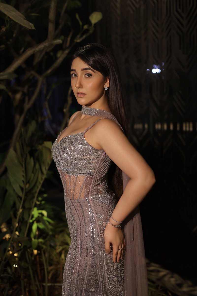 ashnoorkaur03's tweet image. #AboutLastNight at #WhosNext2025 @ndtv awards🤍 Thanks for honoring me with the ‘Youth Icon Of The Year’ 🧿