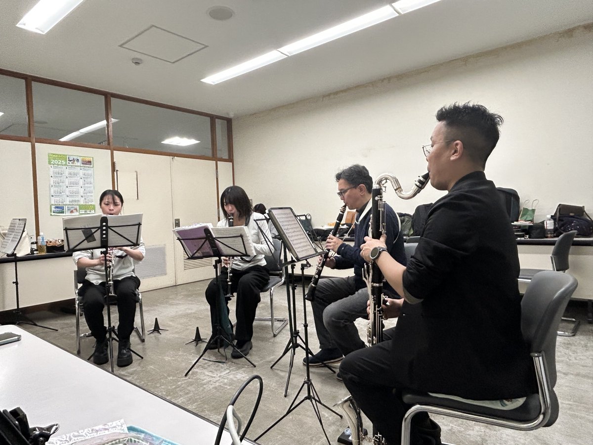 Mi_Kamerata's tweet photo. 皆様こんばんは！
Mi・kamerata vol.14もいよいよ明日となりました！
フォームでのご予約は本日23:59までといたします🙇‍♂️（当日券もございます🔥！！）
明日18時30分、豊平館でお会いしましょう🌙☃️

#クラリネット
#クラリネットアンサンブル
#ミカメラータ https://t.co/DMPvDStIKb