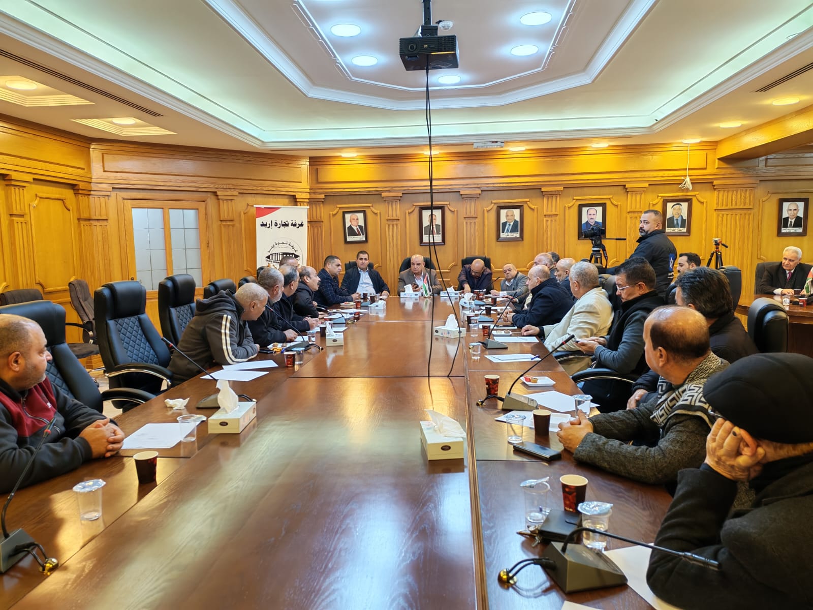 اجتماع يتدارس مشروع "حسبة الجورة" وسط اربد #بترا 