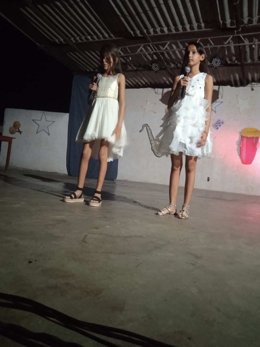 🎶La XLI edición de la Jornada de la Cultura Esmeraldense acogió en su primera noche al Festival de Música🎤, dónde 12 artistas aficionados se presentaron ante un jurado y compitieron por un lugar en el corazón del público del territorio🏆.
