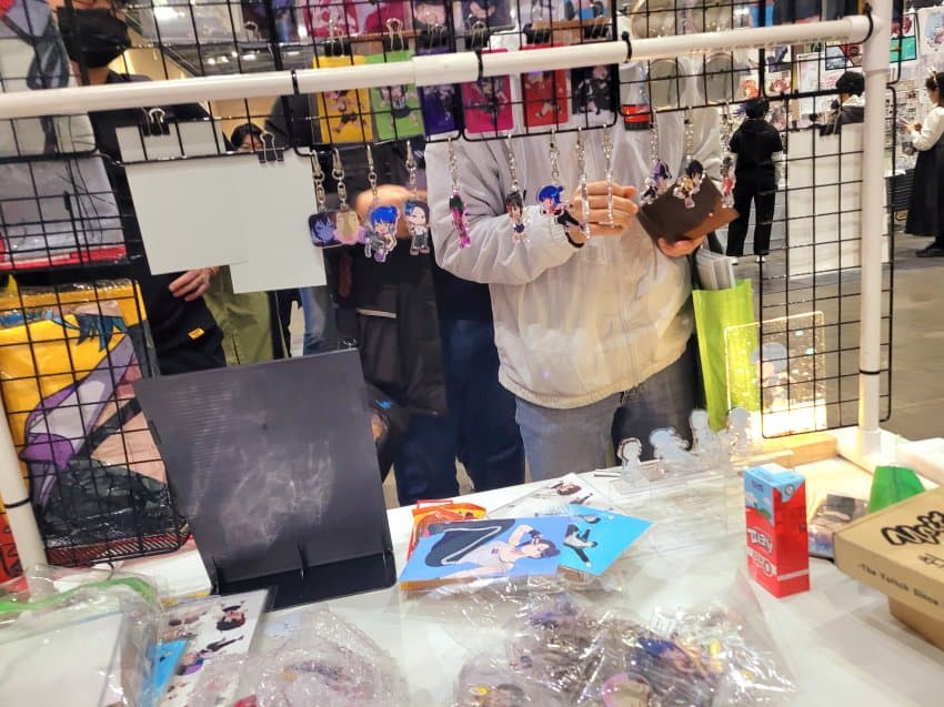 서코 <달려라 하니> 부스 (나애리 응원단, 청년 CJ_56) 점심시간쯤에 거의 완판되었습니다. ㄷㄷㄷ

수량 꽤 준비해갔다고 생각했는데... 하니팬 분들의 위력을 실감합니다..ㄷㄷ
하지만 내일도 정상 운영합니다. 
현장 구매후 배송 수령 가능합니다.

감사합니다!