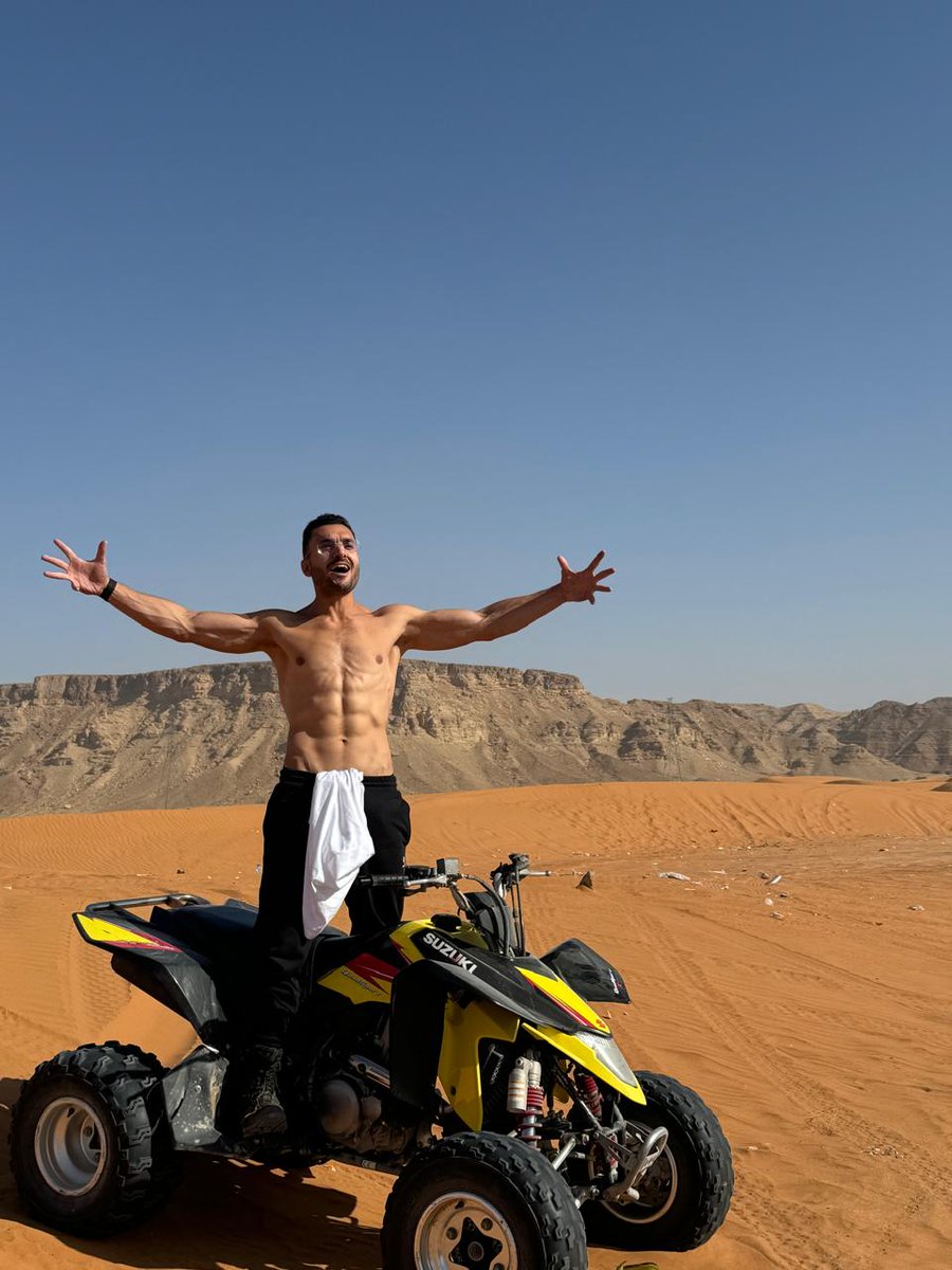 أساسيات في تحسين كيمياء جسدك:

جرب لمدة ٣-٧ أيام

أقطع السكريات والمعجنات والغازيات والخبز والرز والمكرونه والبطاطس

تغذى على اللحوم والأسماك والخضار والفواكه بكمية بسيطة

توقف عن الأكل ٣ ساعات قبل ما تنام و ٣ ساعات أول ما تستيقظ

 امشي ٩٠ دقيقة الصبح بالشمس 

إستيقظ يوميا ٥-٦ص