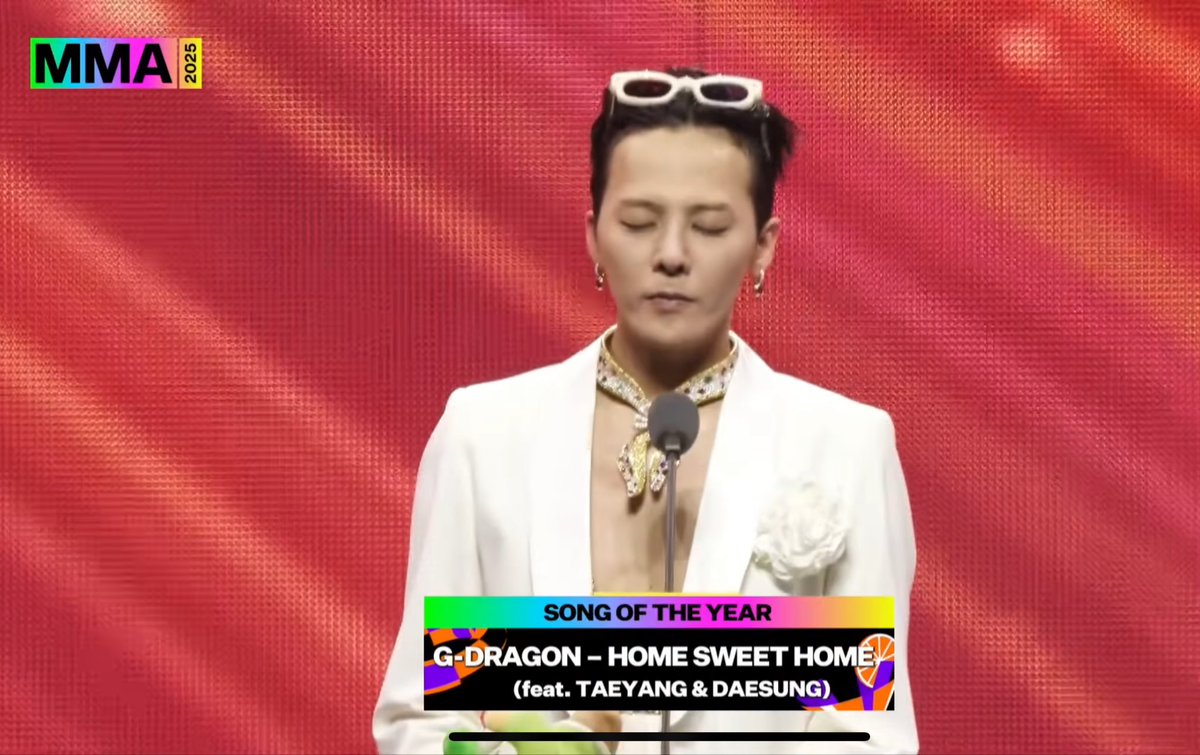 GeorginaChoi88's tweet image. Been in the industry for 19 years as a member of BIGBANG. Took an 8-year hiatus. Came back &amp;amp; won three daesangs in a single night. That’s not a comeback, that’s domination. That’s not luck, hype, or timing. That’s legacy. He isn’t competing with anyone.He’s in a league of his own