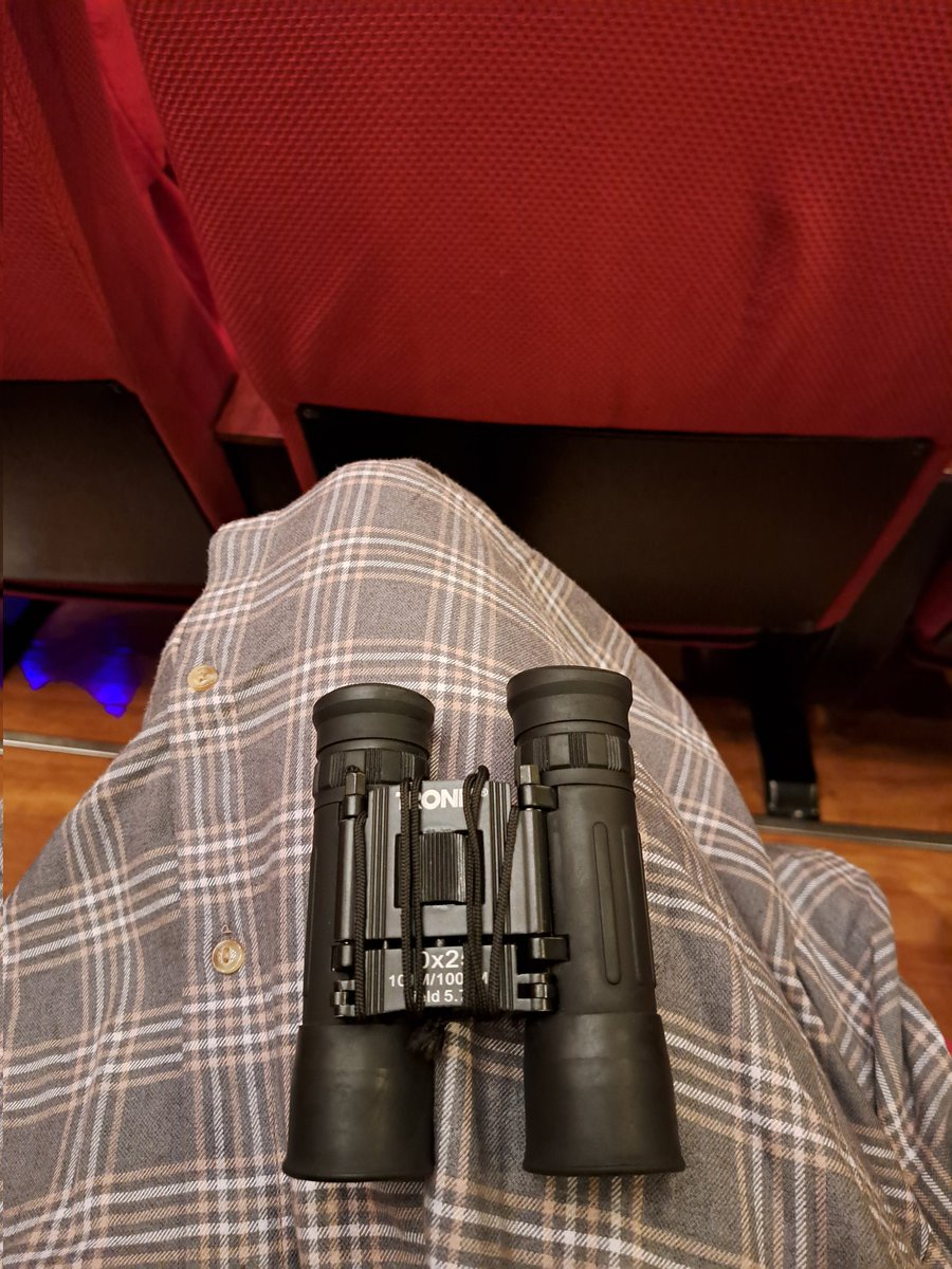 not me feeling like a pervert watching the kiss scenes with my binoculars 😅