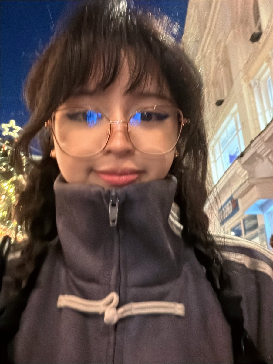 ashIyne's tweet image. outside but all I can think of is playing marvel rivals