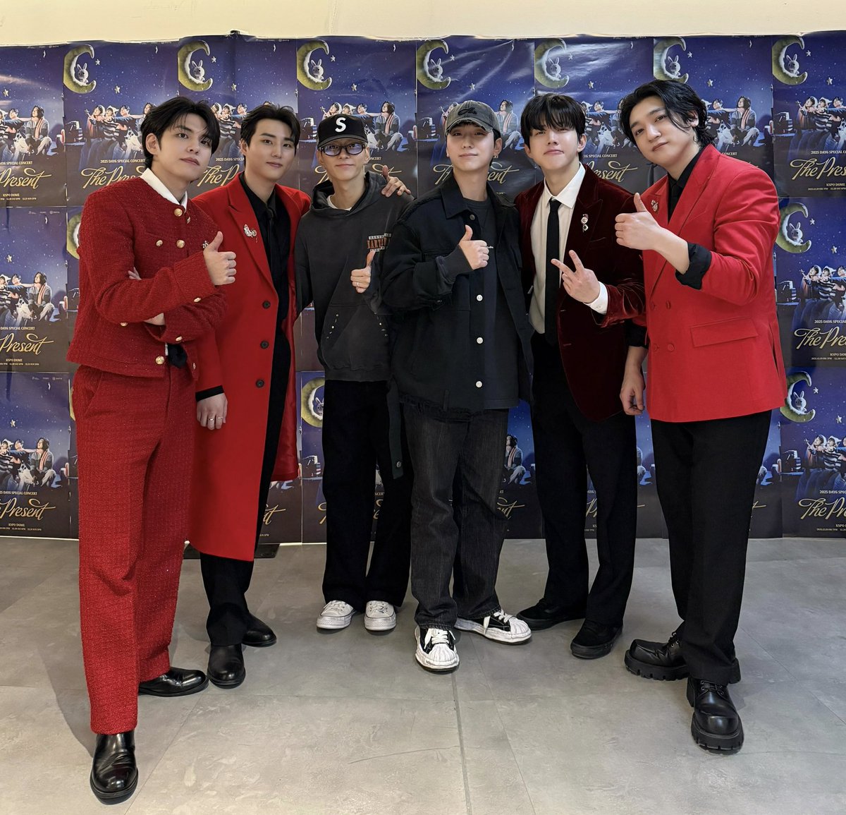 [ #Xtra_Scenes ]

DAY6 선배님들의 크리스마스 콘서트 2일차🎄
눈 반짝✨ 완전 집중 모드였던 건일 &amp; Ode
ദ്ദി(៸៸›ᴗ‹៸៸ )
초대 감사합니다💫

#XdinaryHeroes #엑스디너리히어로즈
#건일 #Gunil
#오드 #Ode
#WE_ARE_ALL_HEROES
#DAY6 #데이식스
#The_Present

<a href="/day6official/">DAY6</a>