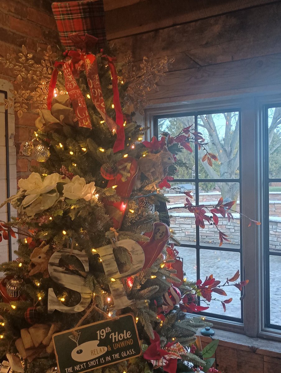 BigWindFrank's tweet photo. Join me for the Sports Showcase live from SP19 American Kitchen on the Sandy Pines Golf Club in DeMotte, Indiana.
Interviews with area HS Basketball Coaches.
Air time 9AM(CDT) @977WLQIFM.
https://t.co/pp1DQ9HT6Z https://t.co/APcrxlKpCB