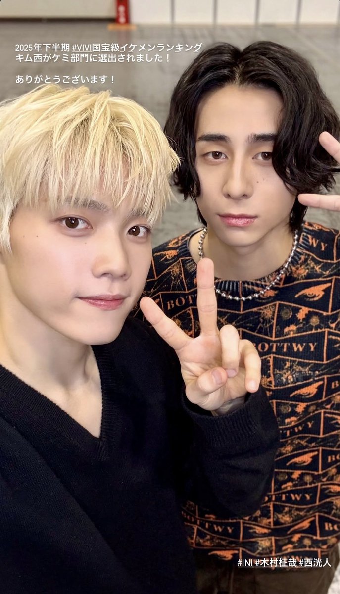 訳もわからず撮られてそう 戸惑いを感じる困り顔