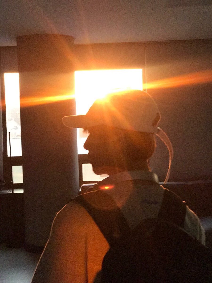 _ren3jun's tweet image. 사실은 세계를 당신과 저울질할 만큼 사랑했어요