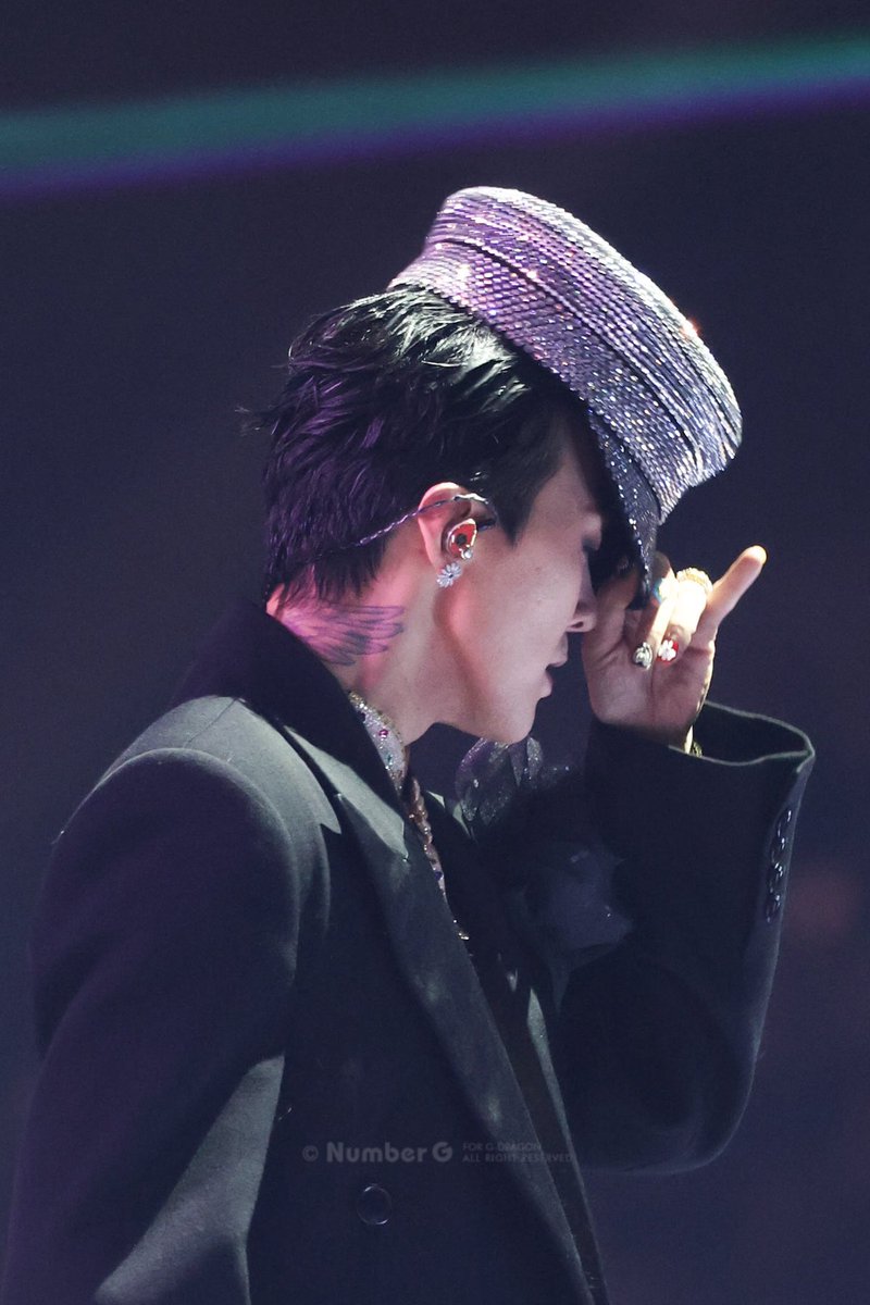 gdragon_pp's tweet image. 지드래곤 미쳤나