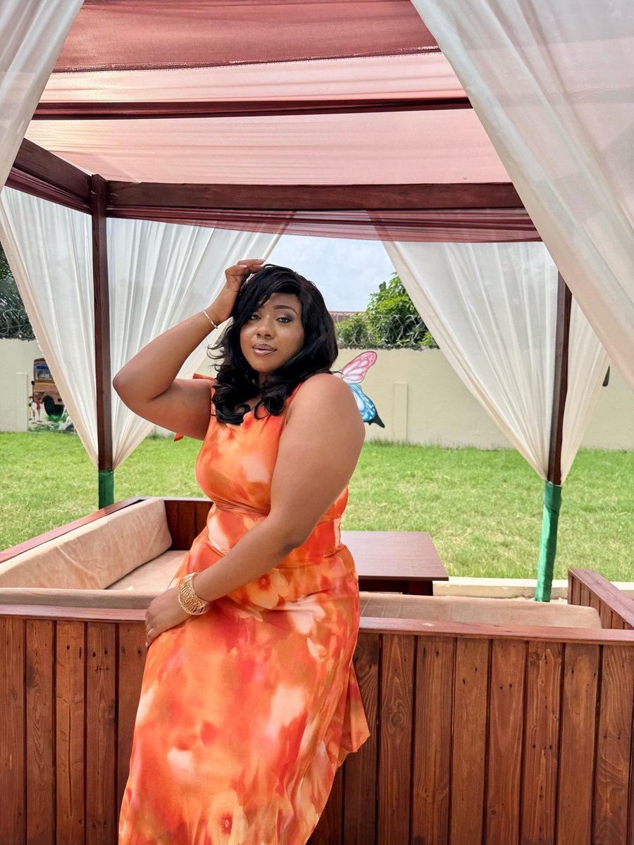 _gbati's tweet image. The way orange sits with my skin 😍