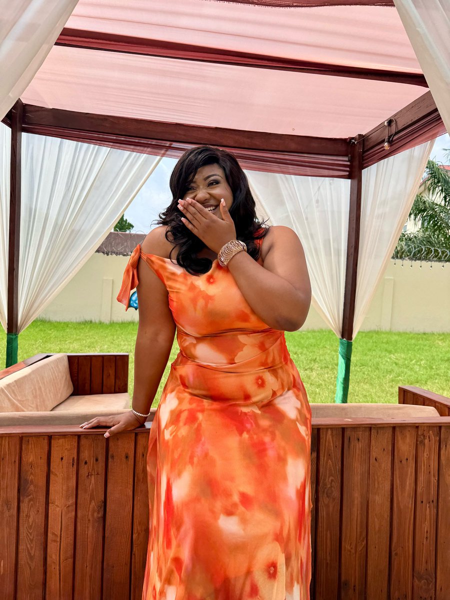 _gbati's tweet image. The way orange sits with my skin 😍