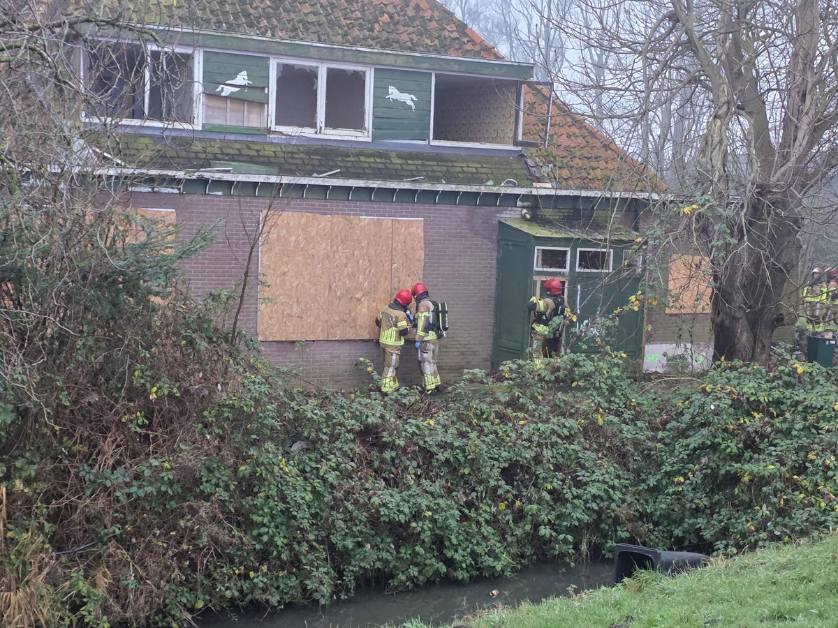 Brand in slooppand Wormer