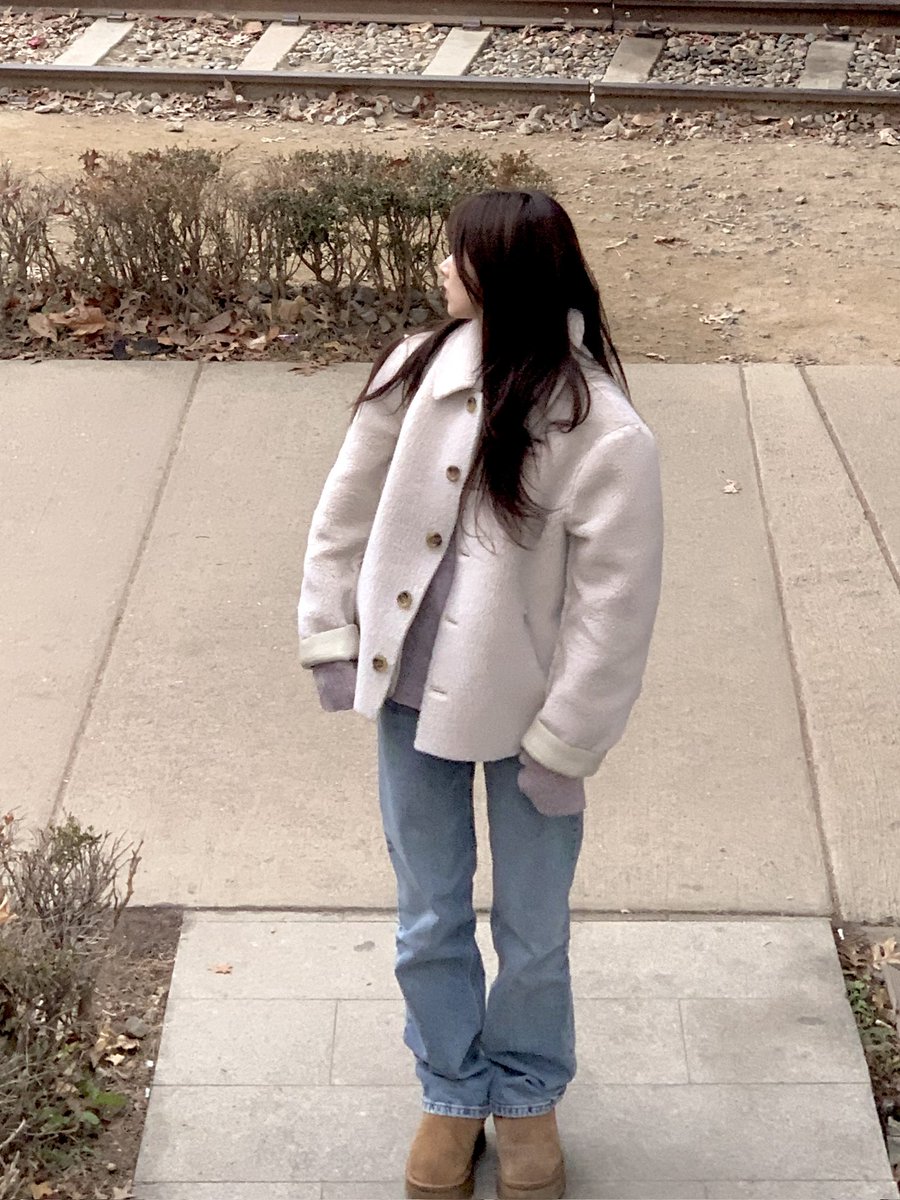 NICESTAGRAM's tweet image. [201225] — e.heomer ☆ LiNC's chat room !

"I slept a bit today lol for some reason

I should sleep well today haha ​​Oh right, I saw a live performance today!

LET ME KNOW! 🤟

It was so good! I really want to do the stage too🥹🥰

good night💕

*photo*"

#EUNICE #유니스