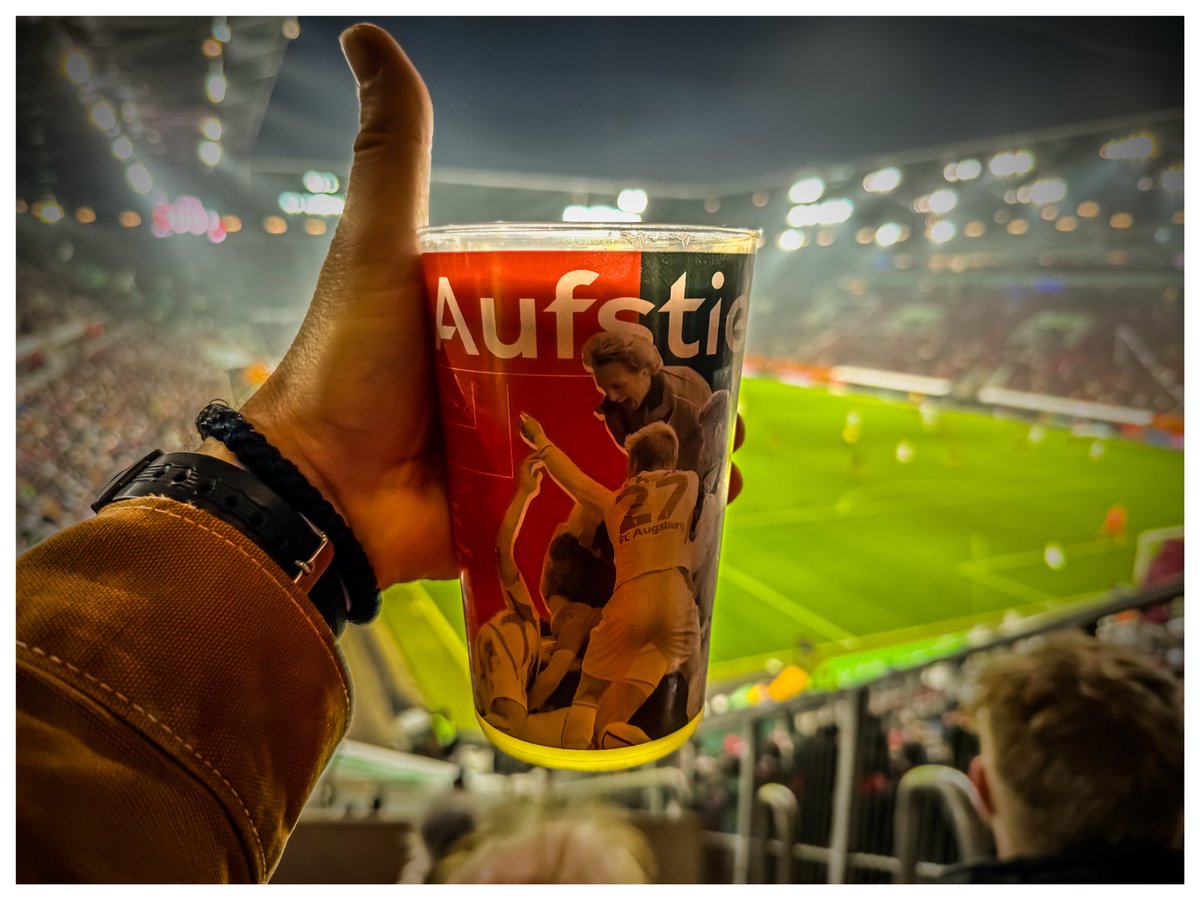 1 ❤️ 9 💚 0 🤍 7 time for x-mas party! 🥳 #FCASVW w/in #FinestFall and #NurDerFCA cc. <a href="/FCAugsburg/">FC Augsburg</a> <a href="/FCA_World/">FC Augsburg</a> <a href="/Bundesliga_DE/">BUNDESLIGA</a> <a href="/Bundesliga_EN/">Bundesliga English</a>