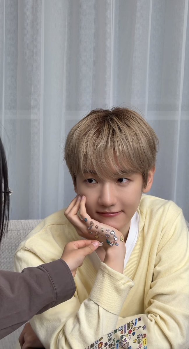 ppbae_05's tweet photo. baekhyun bae 🍮🐶💛
📸 sheng.rain https://t.co/oHW7ivs0yu