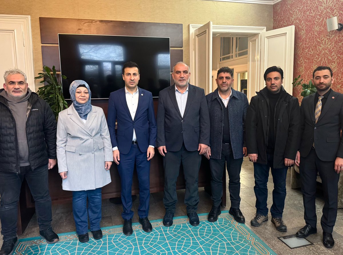 m_akkoc's tweet photo. Samsun Canik Belediye Bşk Sn. İbrahim Sandıkçı, bşk yrd’ları ve mecl üyeleriyle #UID genel merkezimizi ziyaret etti.

Avrupa’daki STK ve yerel yönetim tecrübeleri, gençlik ve sosyal alanlar gibi başlıklarda görüş alışverişinde bulunduk. 

Nazik ziyaretleri için teşekkür ederiz. https://t.co/dmtztqerw2